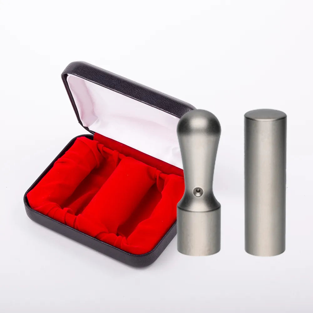 【法人印鑑2本セット】 ブラストチタン シルバー 実印（天丸 18mm） 銀行印（丸棒 16.5mm） 印鑑ケース付